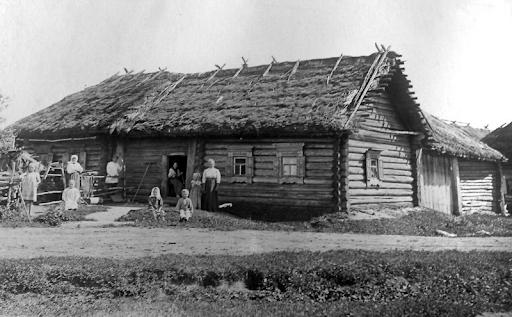 Представляя крестьянскую избу зимой, многие из нас сразу думают… о холодных ногах!