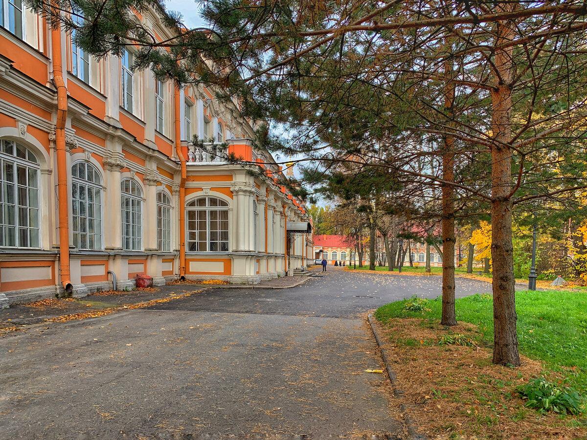 Александро-Невская лавра, Санкт Петербург. Фото автора. Листайте галерею, чтобы увидеть больше