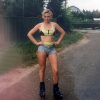 17 неожиданных фотографий девушек 90-х годов в России