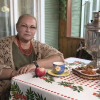 Крестьянская изба - настоящая печь, пузатый самовар и кресло-качалка: Смотрим народную дачу артистки Нины Усатовой